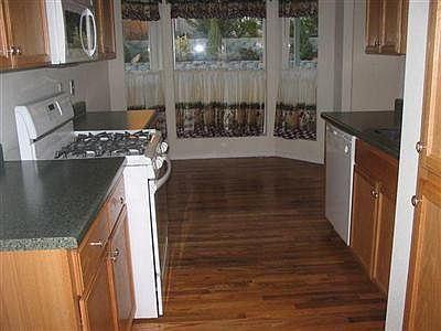 5th image of 391 Westminster Dr