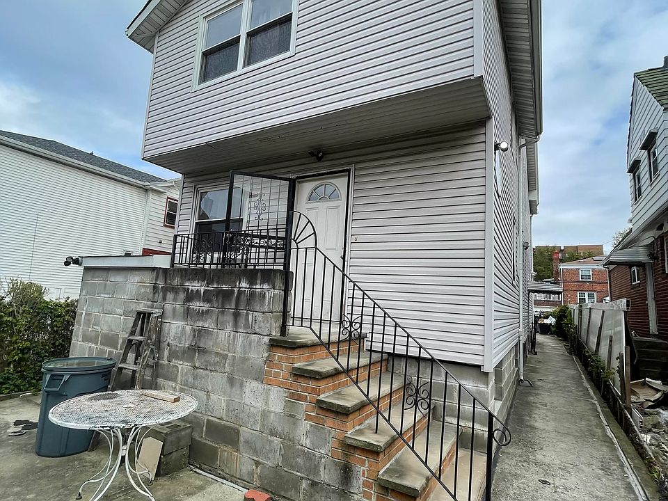 2nd image of 16807 84th Ave