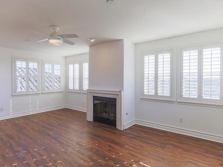 415 N Cedros N — Photo 10