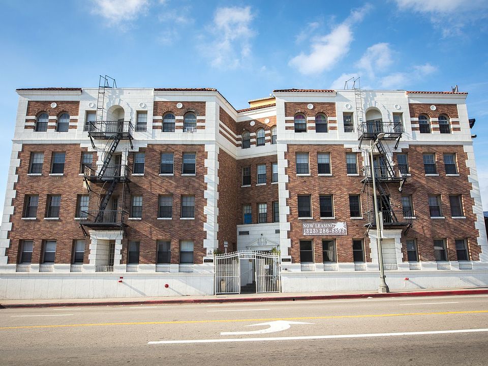 1st image of 1825 N Cahuenga Blvd #405