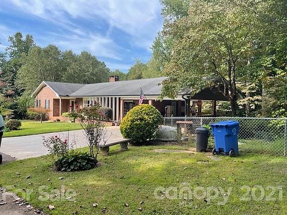 3rd image of 257 Courtland St
