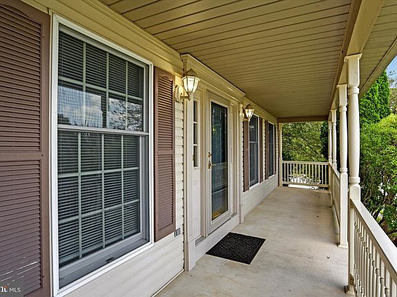 2nd image of 2251 Canterbury Dr
