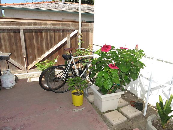 Exterior common area bike rack