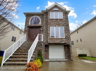 43 Brookside Loop, Staten Island, NY 10309