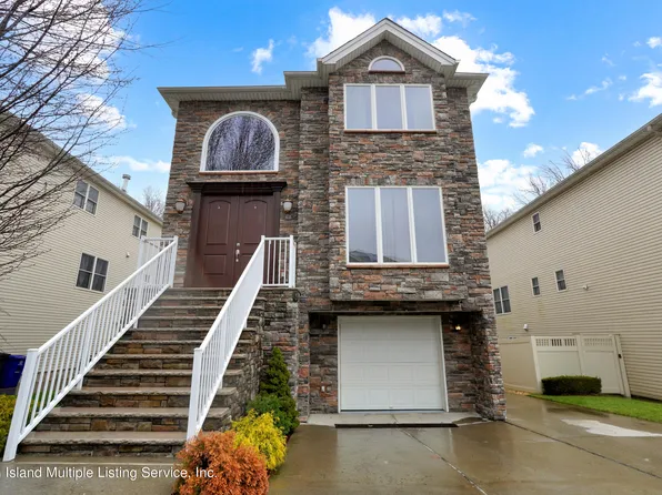 43 Brookside Loop, Staten Island, NY 10309