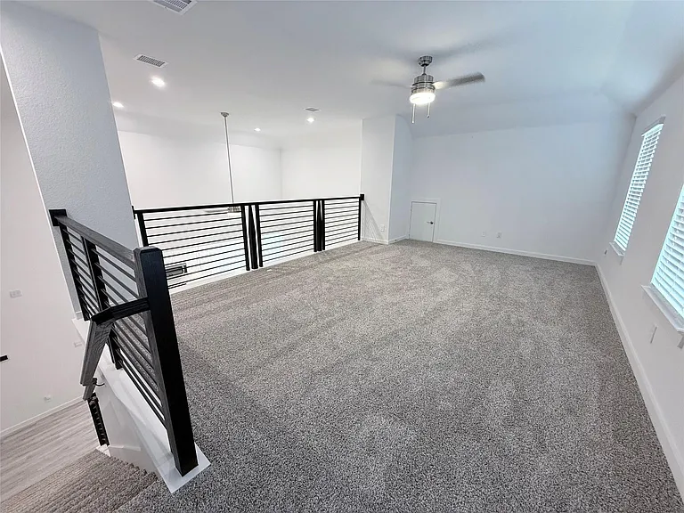 1609 Sunbend Ln — Photo 11