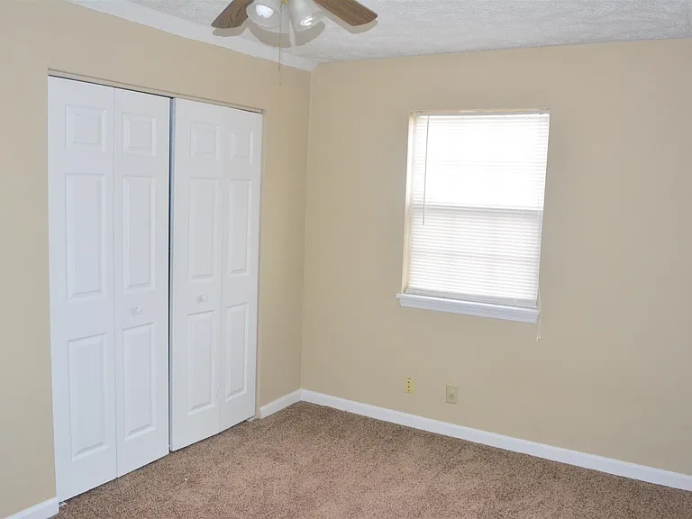 Carneal Ln — Photo 9