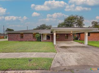 3209 Linda Dr, Victoria, TX 77901