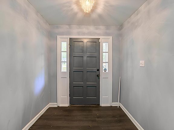 3rd image of 2204 Glynn Arven Court