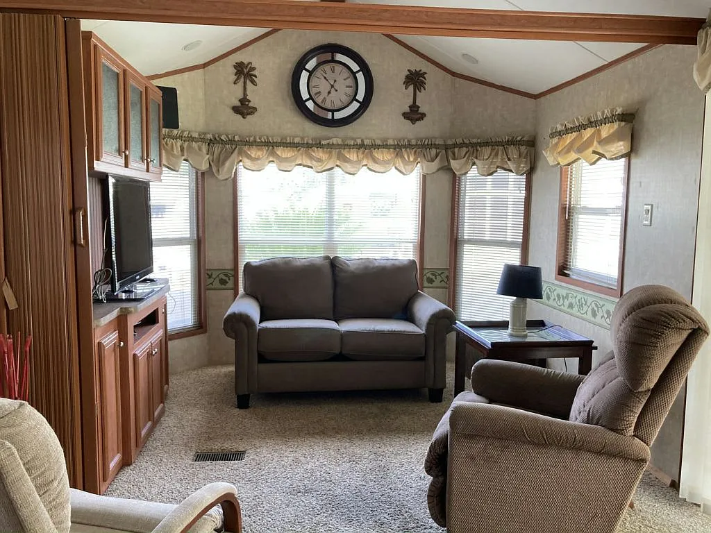 1 bed, 1.0 bath, 480 sqft, $1,843 — Photo 2