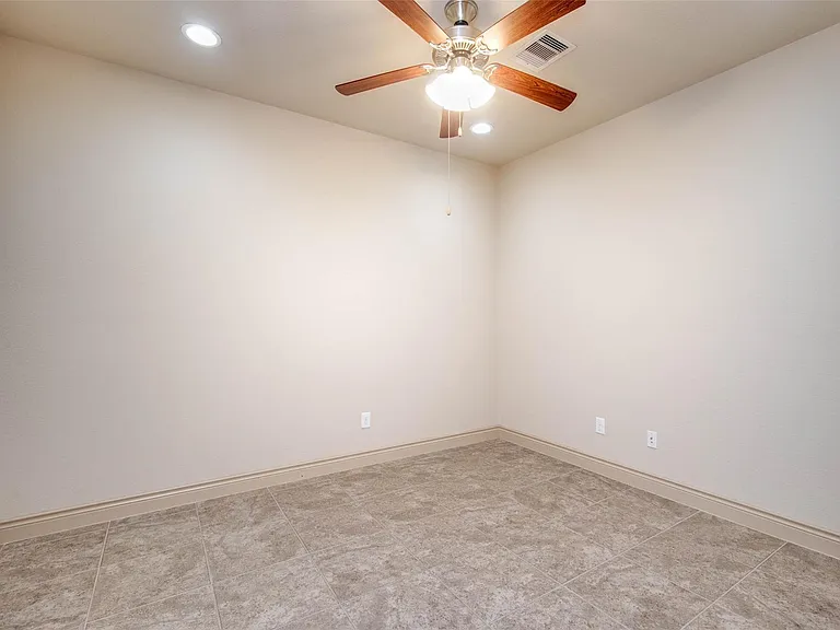 24111 Valencia Ridge Ln — Photo 10