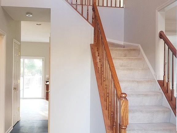 3rd image of 1909 Melvor Ln