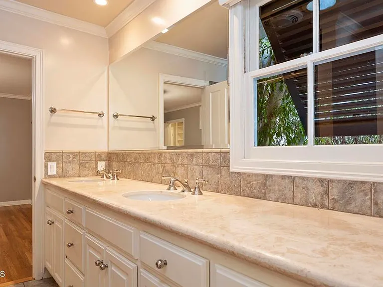 1650 Knollwood Dr — Photo 29
