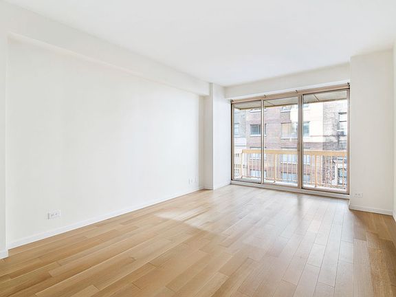 4th image of 200 E 69th St APT 5N