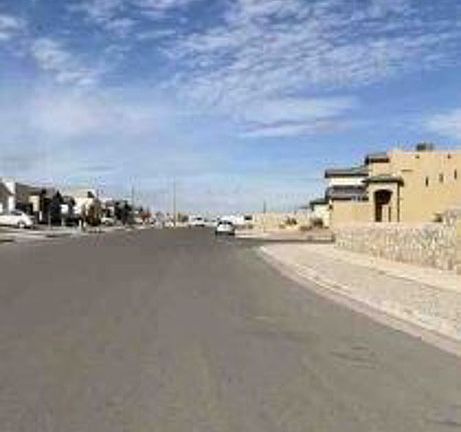 Exterior Neighborhood (street photo)