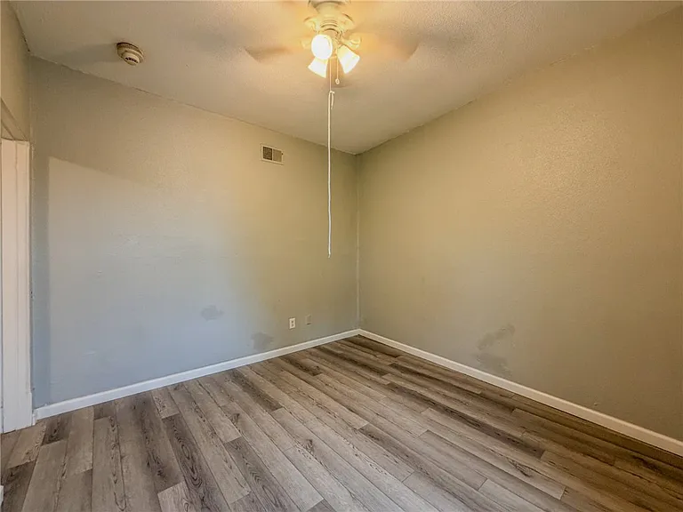 548 Hansen Ave #3 — Photo 17