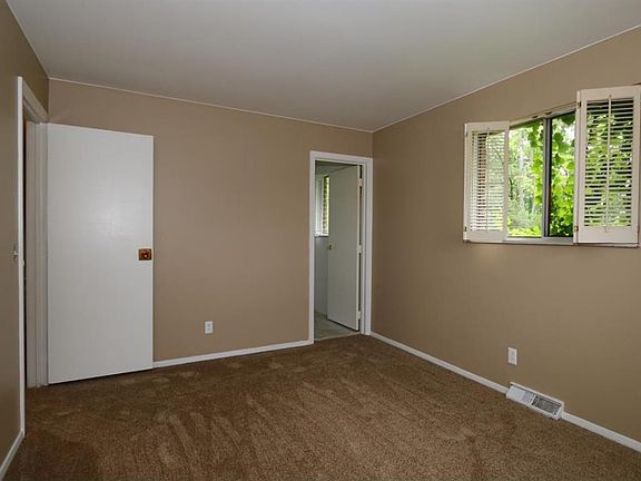 5th image of 1014 Wilderness Trl