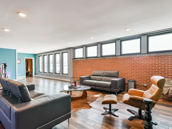 2415 Church St, Galveston, TX 77550