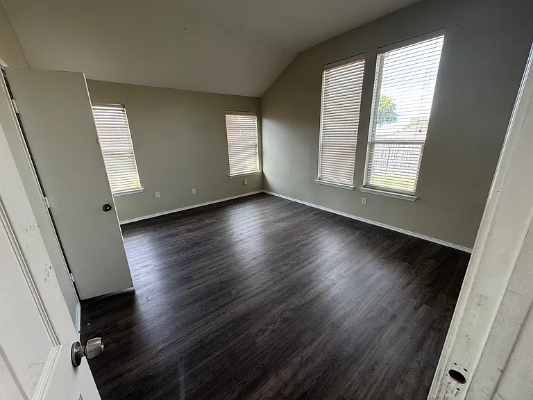 6911 Misty Meadow Ln — Photo 5