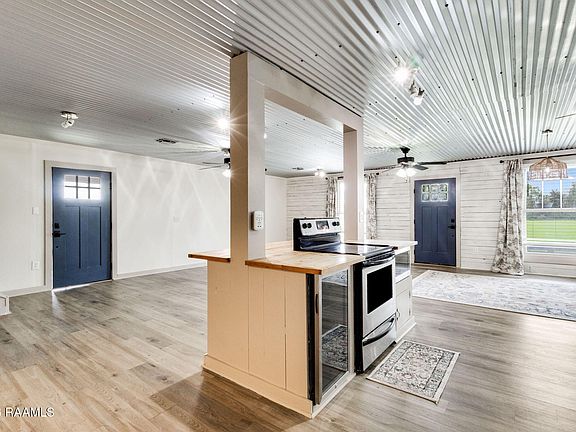 5th image of 4527 Naud Rd