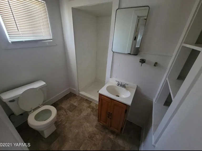 707 S 15th Ave — Photo 7