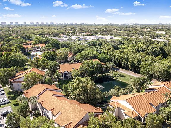 4th image of 2110 Arbour Walk Cir #19311901