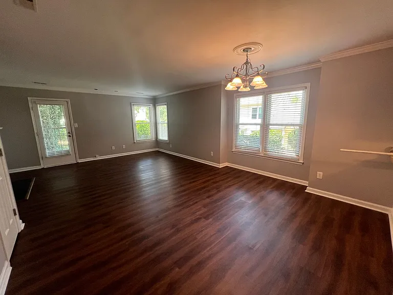 4460 Roller Ct — Photo 7