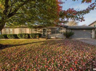 10 Circle Dr, Mount Vernon, IL 62864