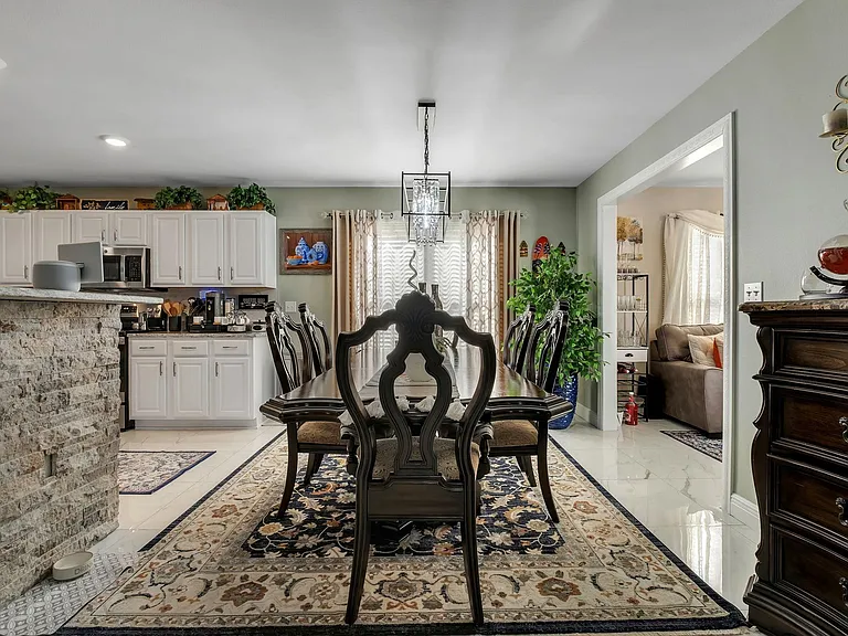 4800 Silent Creek Ln — Photo 12