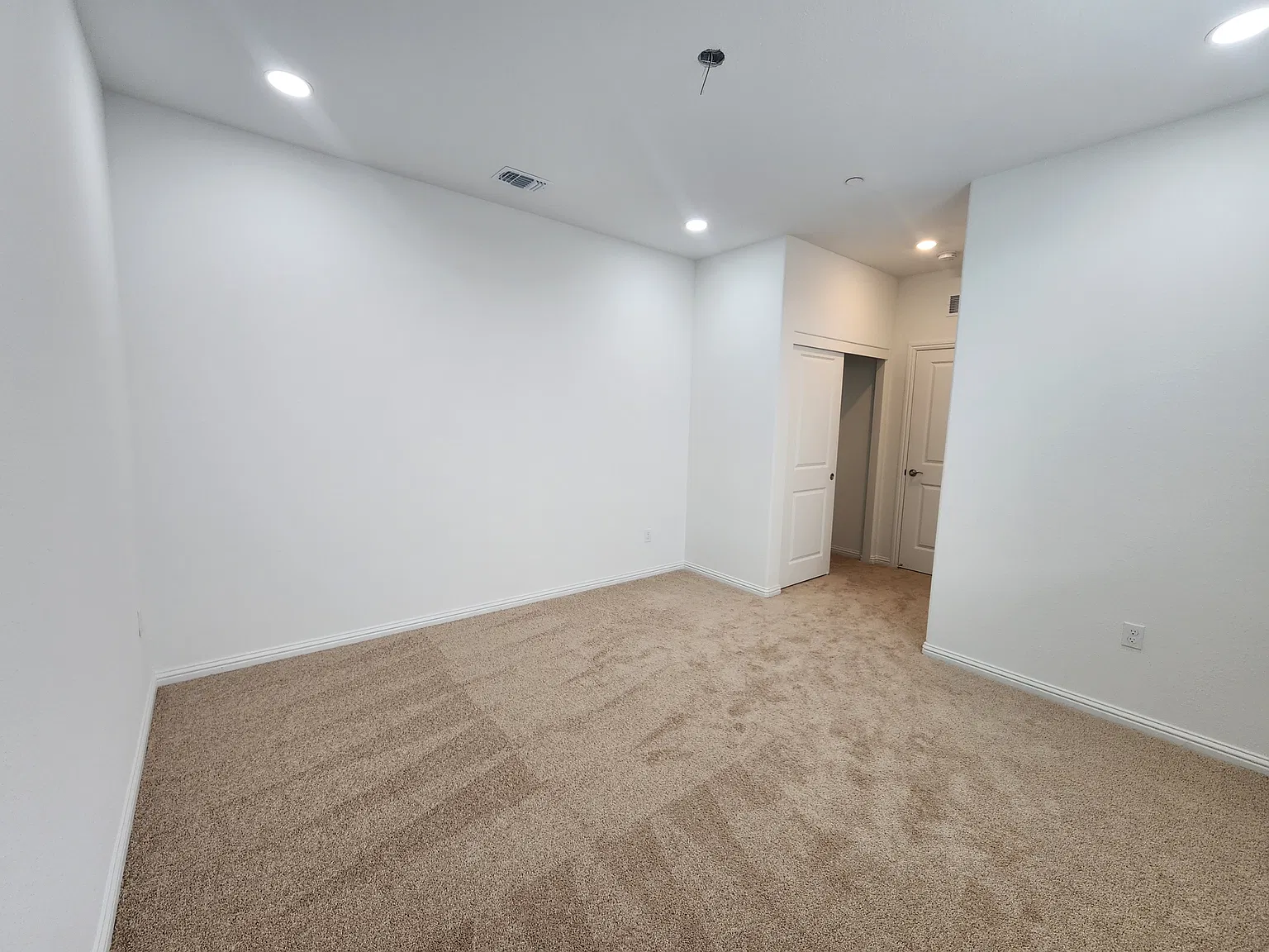 1 bed, 550 sqft, $1,350 — Photo 2