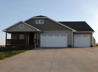 913 Trail Dr, Slater, IA 50244