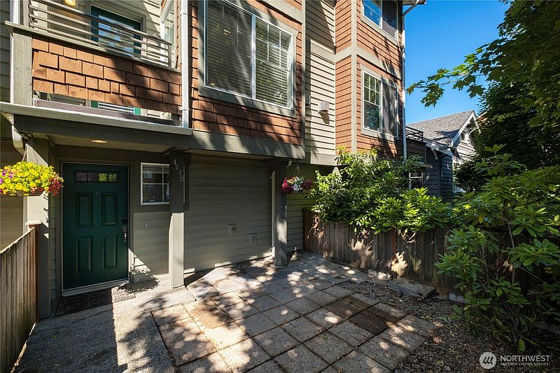2nd image of 443 NE Ravenna Boulevard #B