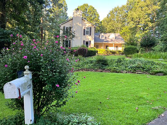 3rd image of 1225 Lake Colony Dr