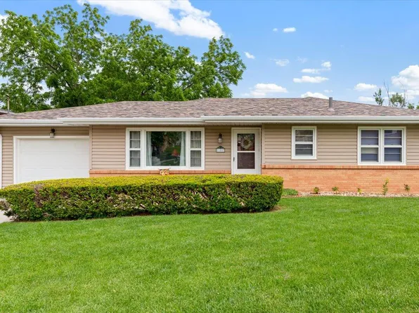105 Zenith Dr, Council Bluffs, IA 51503