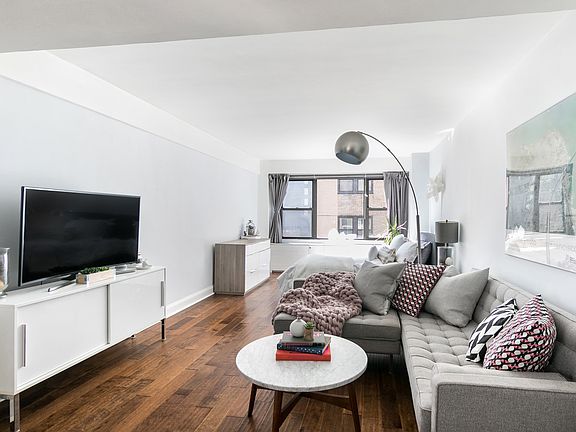 5th image of 210 E 36th St APT 8J