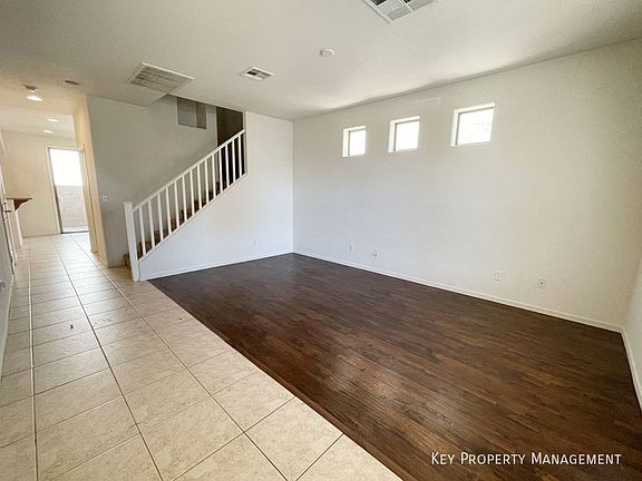2nd image of 1838 Versante Ave