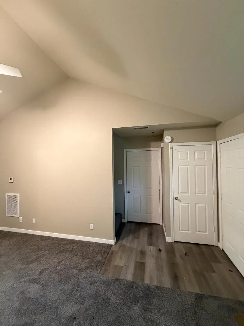 409 Hutton Dr - A — Photo 4