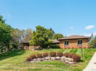35598 Springvale St, Farmington Hills, MI 48331
