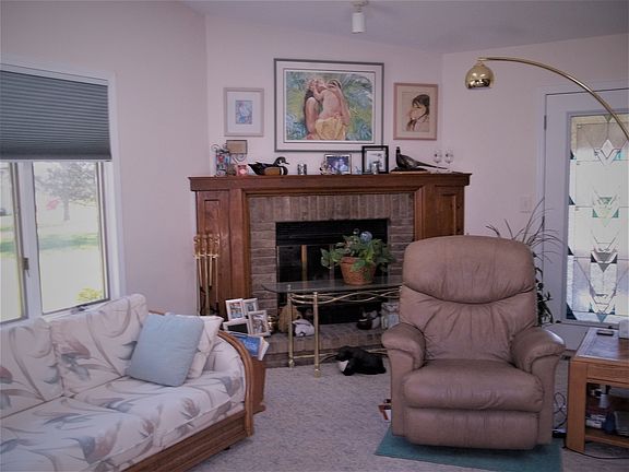 4th image of 204 Blue Jay Dr