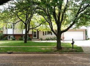 2804 Blairmont Dr, Midland, MI 48642
