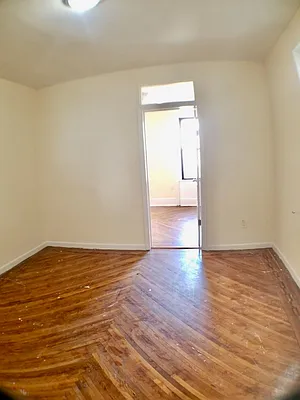 Rented by Roberto Guilbet, LREB | media 45