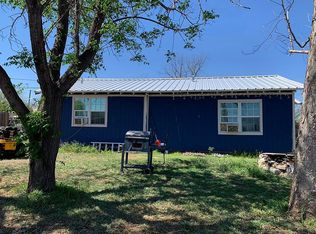 908 E Luce St, Llano, TX 78643