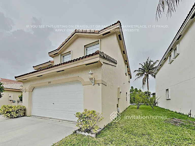 1382 SW 106th Ave — Photo 5