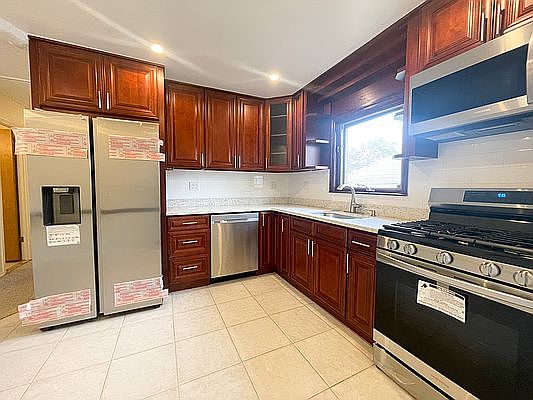 2nd image of 9-30 129th St #3