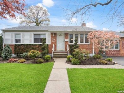 47 Dolores, Malverne, NY, 11565