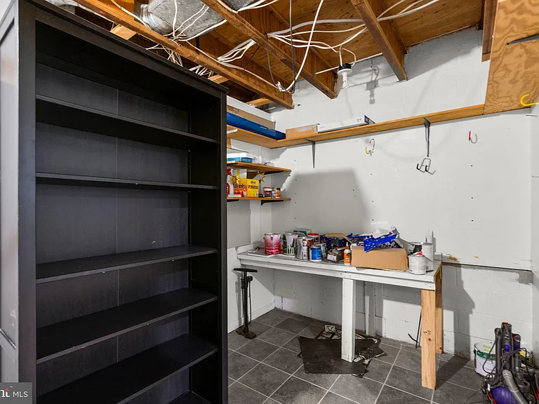 1120 S Kenwood Ave — Photo 33