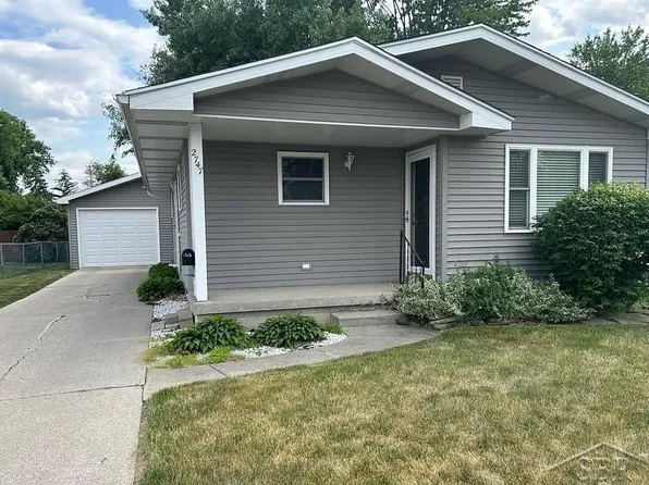 2747 Weiss St, Saginaw, MI 48602
