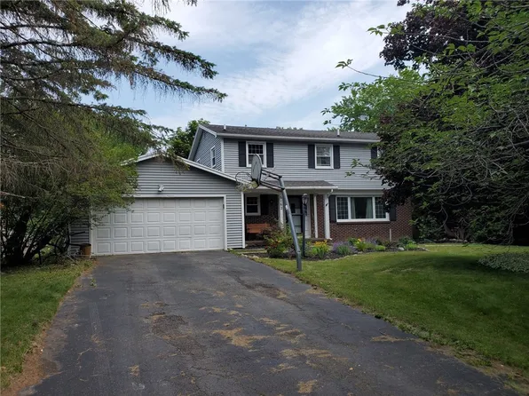 6162 Fawn Meadow St, Farmington, NY 14425