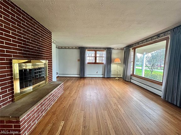 5th image of 225 Allynd Blvd