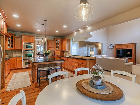 2nd image of 27135 Morganlee Ln